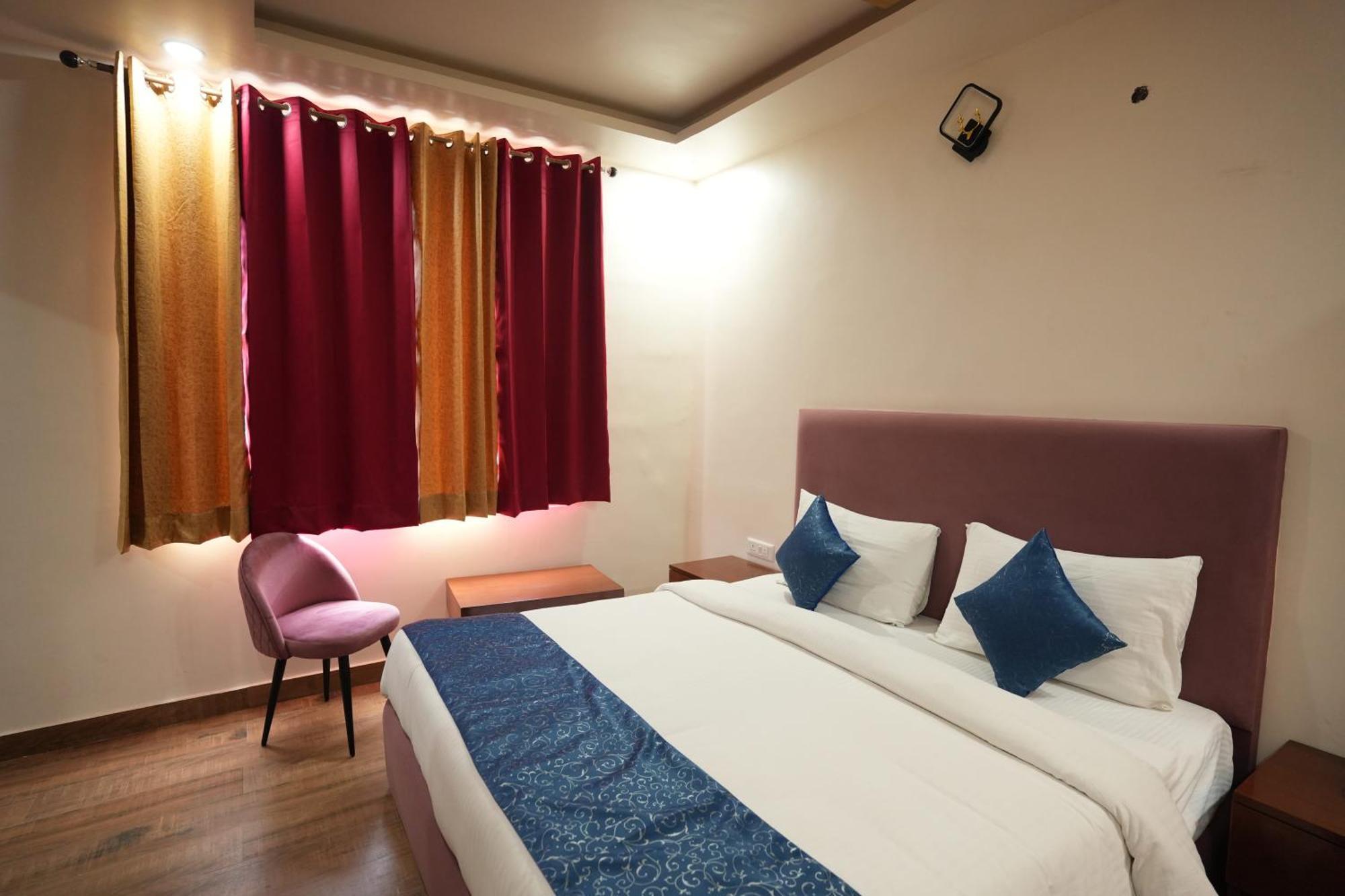 Sarla Hotel Inn Noida Exterior photo