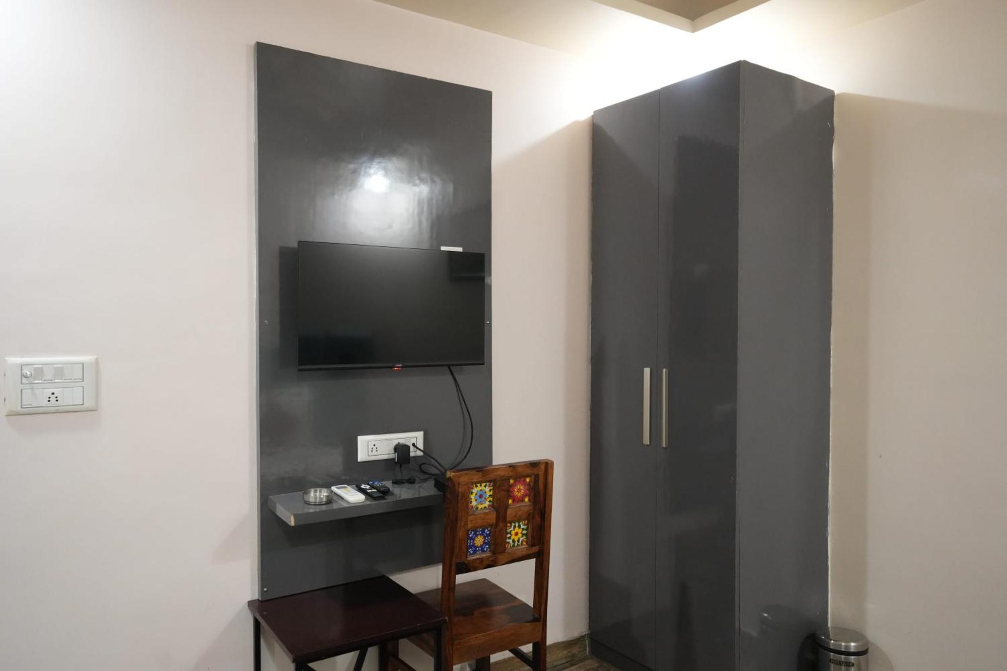 Sarla Hotel Inn Noida Exterior photo